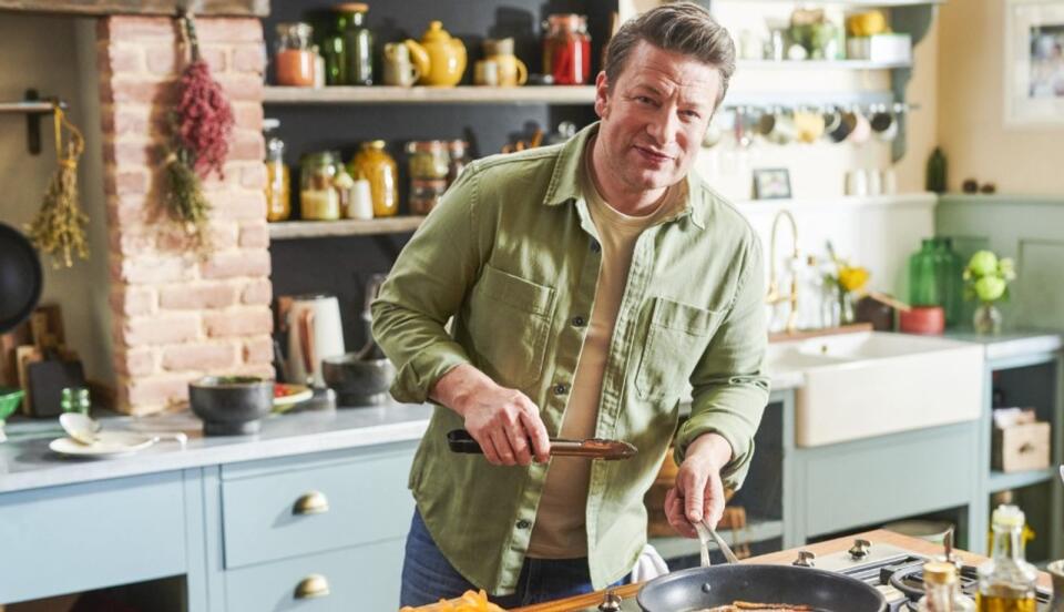 Chef Jamie Oliver wants his children to ‘struggle as much as possible ...